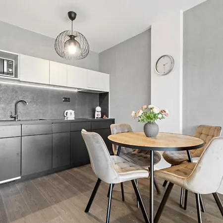 Lam Marble Castle View - Ac - Balcony Apartament