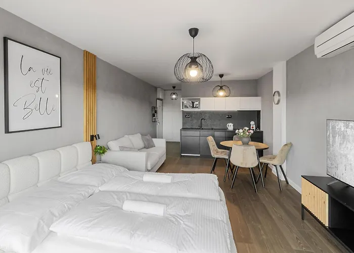 Lam Marble Castle View - Ac - Balcony * Bratislava