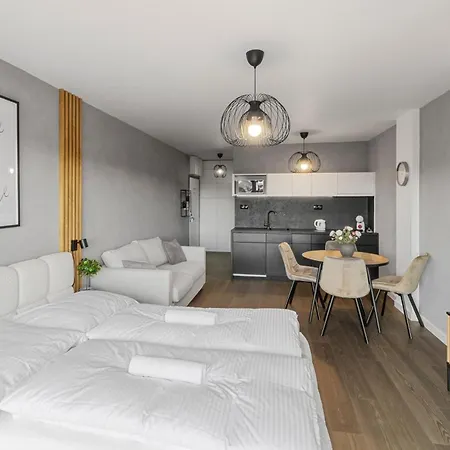 Lam Marble Castle View - Ac - Balcony * Μπρατισλάβα