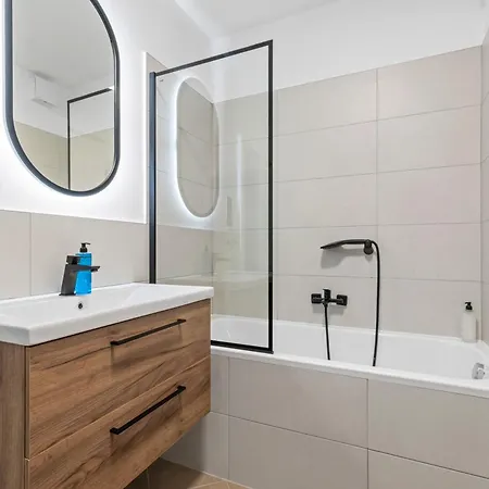 Lam Marble Castle View - Ac - Balcony Μπρατισλάβα